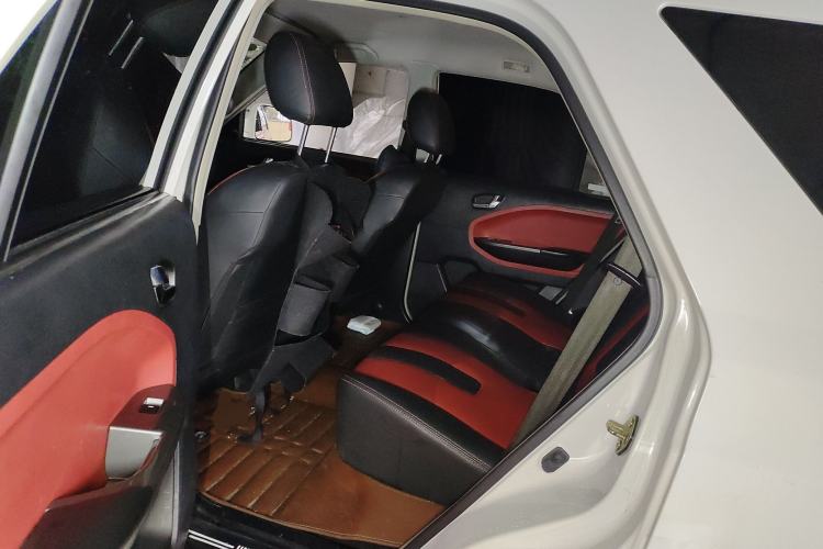 Used GAC Gonow GX6 2015 2.4L Two-Wheel-Drive Flagship Edition Left Rear Seat