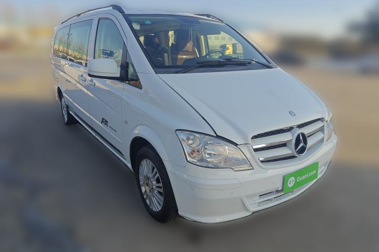 Used Mercedes-Benz Vito 2013 3.0L Business Edition Front Right 45 Deg