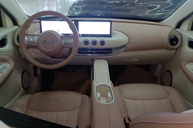 Used Wuling Bingo 2025 410 km Lingxi Deluxe Edition Center Console