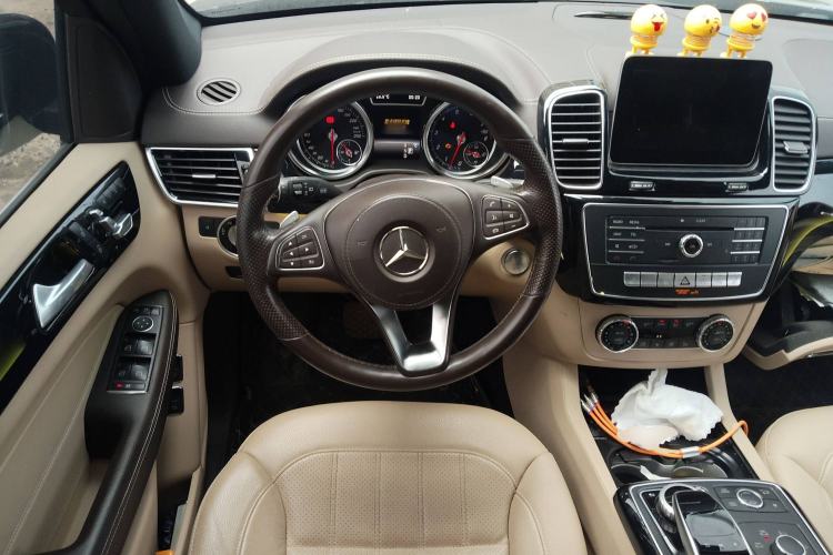 Used Mercedes-Benz GLS 2018 GLS 400 4MATIC Dynamic Model Steering Wheel
