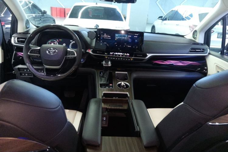 Used Toyota Granvia 2023 2.5L Hybrid Flagship VIP Edition Center Console