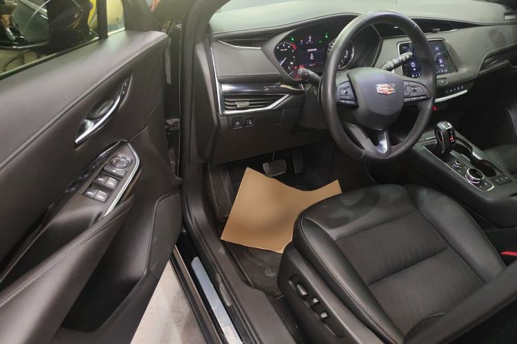 Used Cadillac XT4 2018 28T Two-Wheel Drive Tech Version
