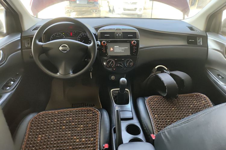 Used Nissan Tiida 2011 1.6L Manual Comfort Edition