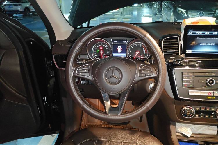 Used Mercedes-Benz GLS 2018 Facelift GLS 320 4MATIC Steering Wheel