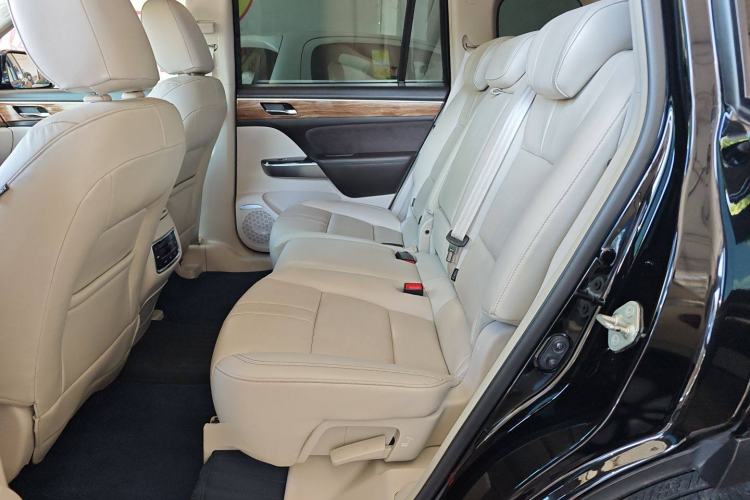 Used GAC Trumpchi GS8 2017 320T Two-Wheel Drive Luxury Smart Connectivity Version (7 Seats)