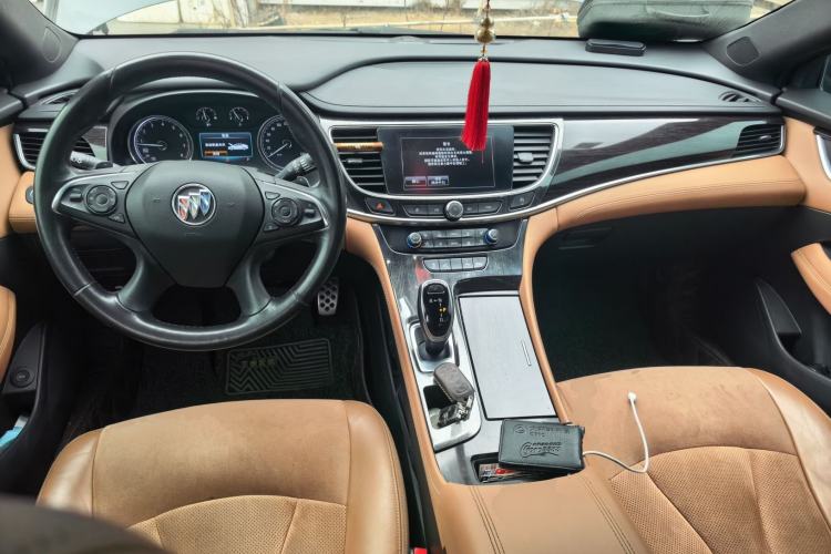 Used Buick LaCrosse 2016 28T Premium Edition Center Console