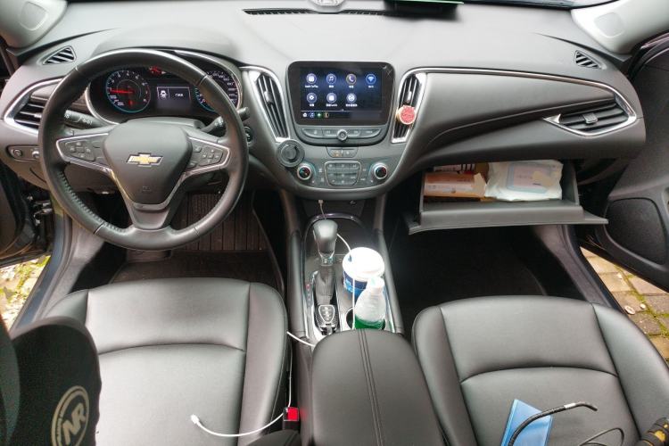 Used Chevrolet Malibu XL 2022 535T Automatic Sport Edition Center Console