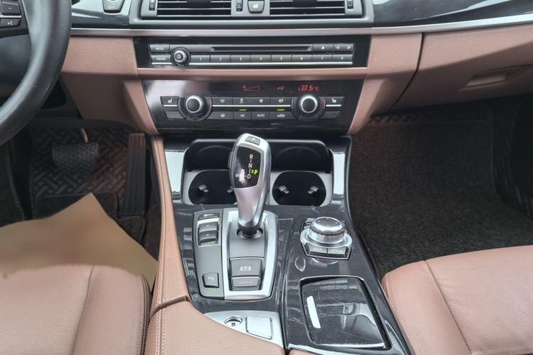 Used BMW 5 Series 2017 520Li Elegant Edition Interior 4