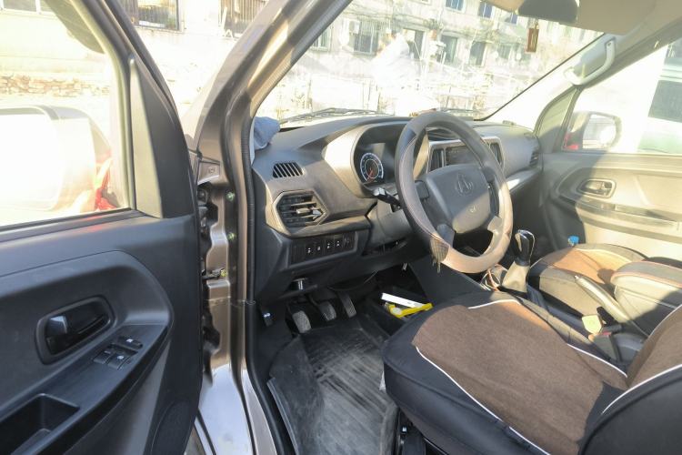 Used Chana Ruixing M60 2025 Model, 1.6L CNG, 120L Gas Cylinder, Comfortable 6-Seater Passenger Van