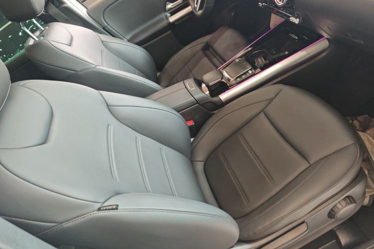 Used Mercedes-Benz GLA 2023 GLA 200 Right Front Seat