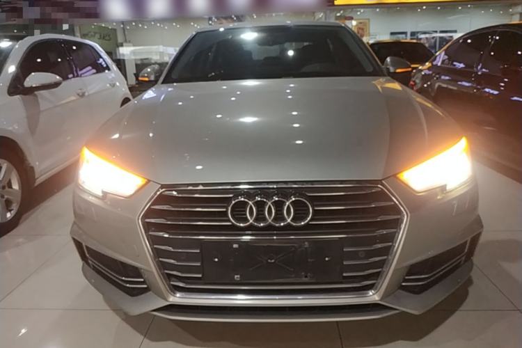 Used Audi A4L 2019 40 TFSI Ambition China VI