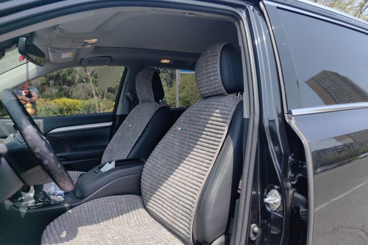 Used Toyota Highlander 2018 2.0T Four-Wheel Drive Luxury Edition 7 Seats China V Emission Standard
