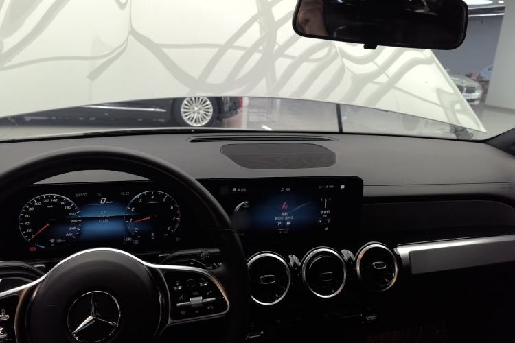 Used Mercedes-Benz GLB 2022 Second Facelift GLB 200 Dynamic Edition Center Console