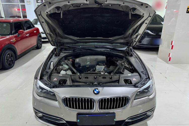 Used BMW 5 Series 2014 525Li Luxury Design Package Exterior 11