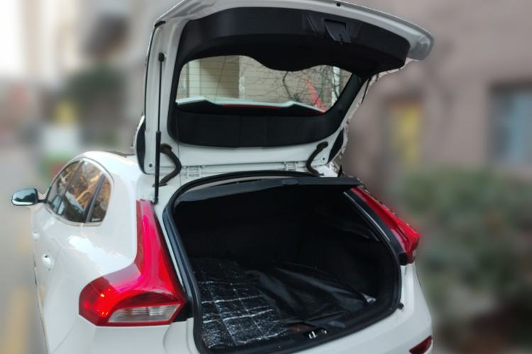 Used Volvo V40 2017 T3 Zhiya Edition