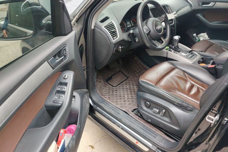 Used Audi Q5 2017 Plus 40 TFSI Ambition Model