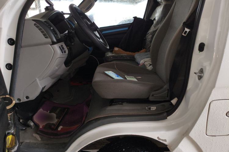 Used Farizon Xingxiang E6 2022 Van with High Roof Equipped with CATL 50.23 kWh Battery