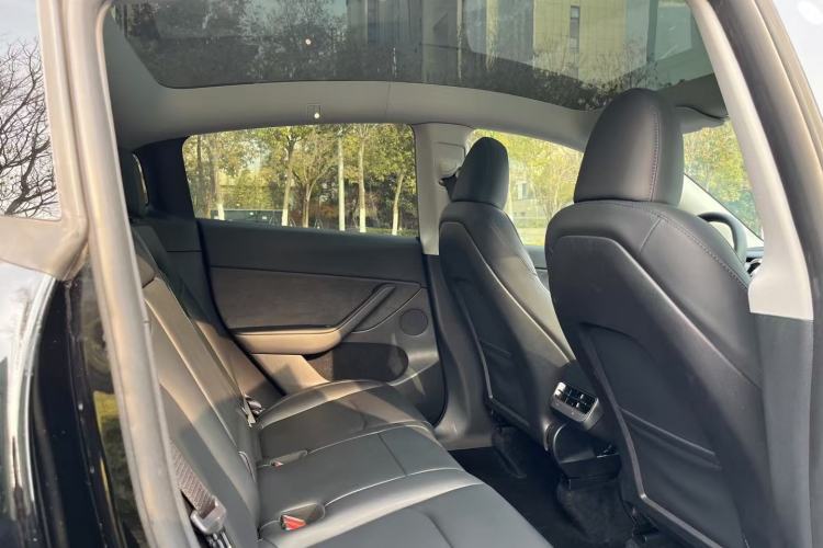 Used Tesla Model Y 2023 Long-Range All-Wheel-Drive Version