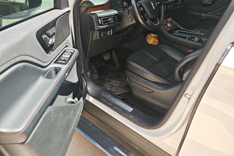 Used Lincoln Aviator 2020 3.0T V6 Four-Wheel Drive Premium Edition Left Front Seat