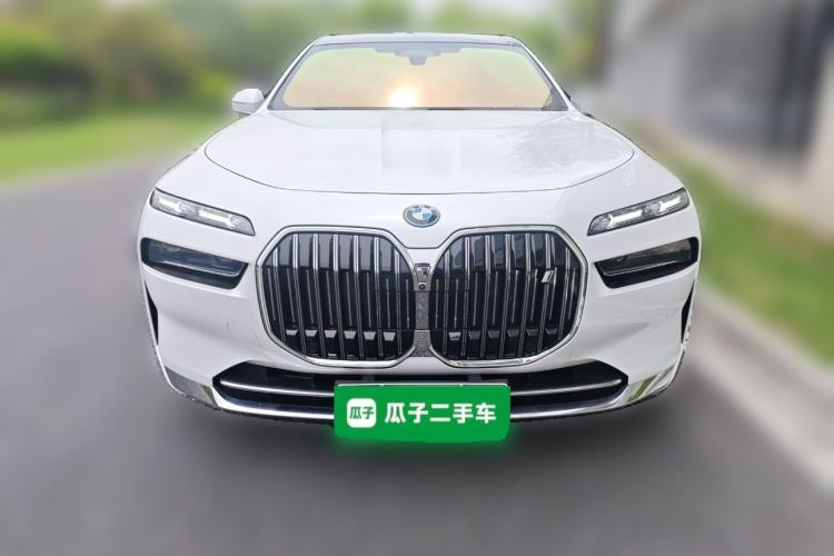 Used BMW i7 2023 xDrive60L Luxury Package
