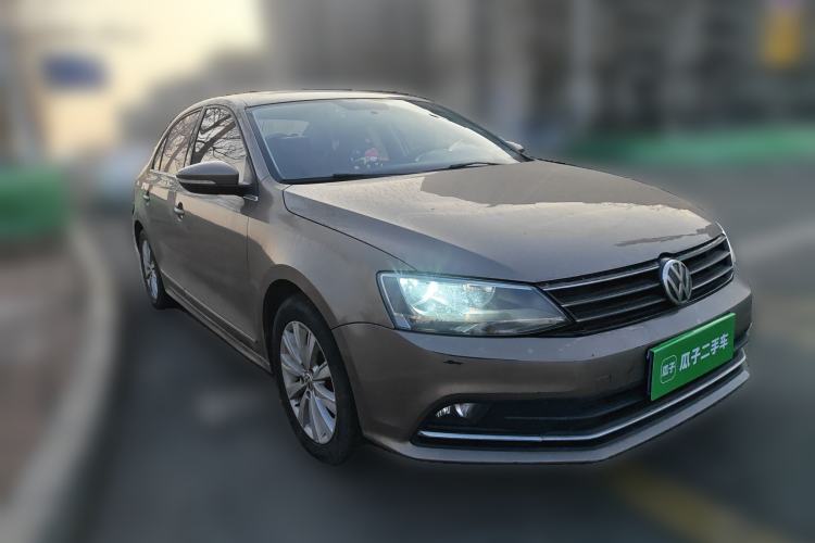 Used Volkswagen Sagitar 2015 1.6L Automatic Comfort Model
