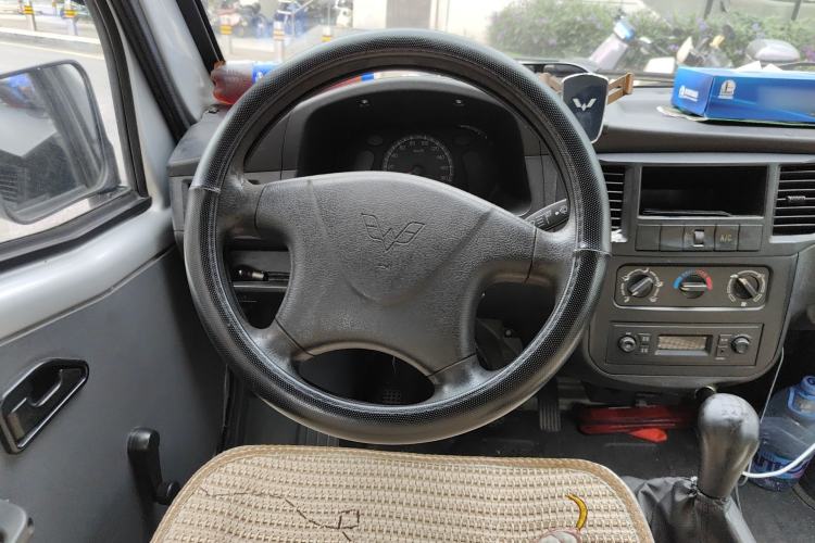 Used Wuling Zhiguang 2015 1.2L S Practical Model LSI Steering Wheel