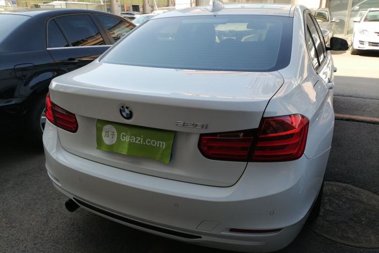 Used BMW 3 Series 2015 320i Sport Design Package
