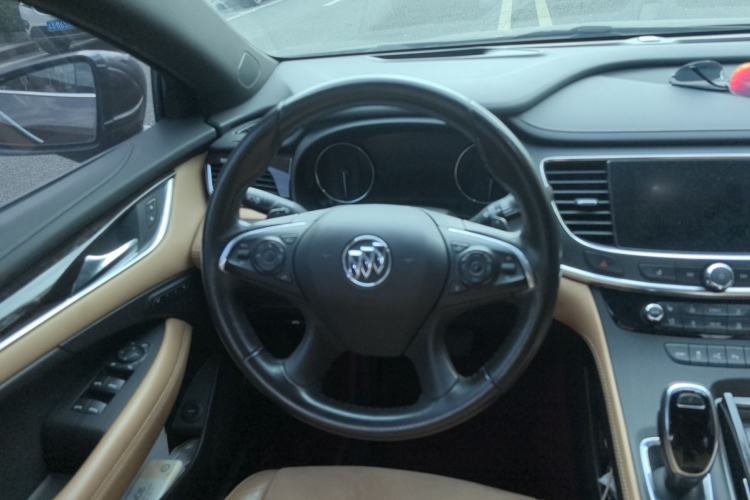 Used Buick LaCrosse 2018 28T Luxury Model Steering Wheel