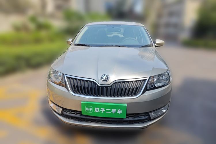 Used Skoda Rapid 2013 1.6L Automatic Smart Selection Model
