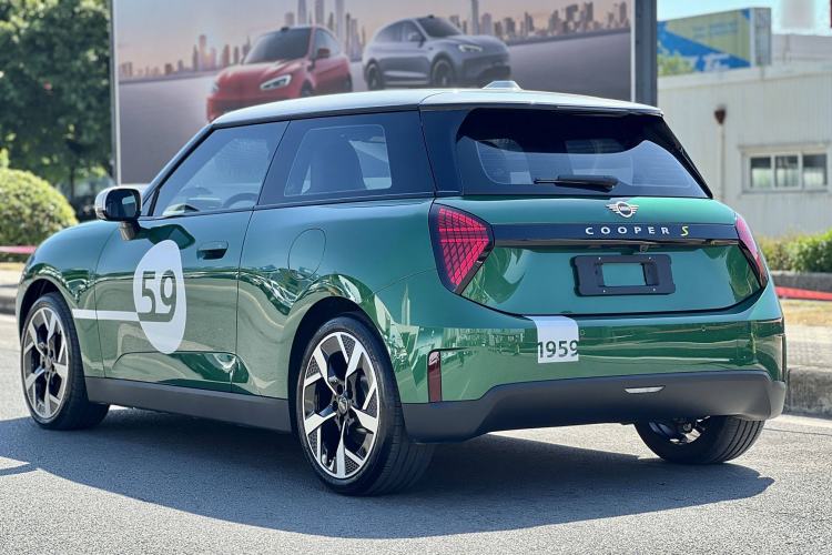 Used MINI Electric MINI COOPER 2024 452km COOPER SE 1/65 Limited Edition