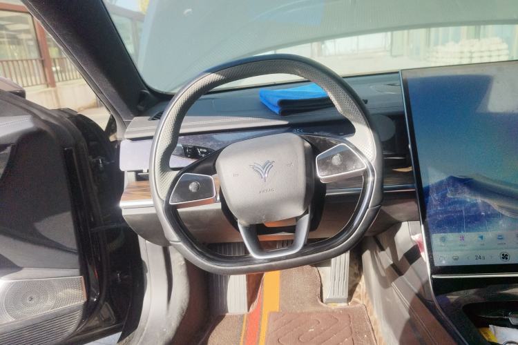 Used NETA S 2023 All-Electric 520 km Range Rear-Drive Version Steering Wheel