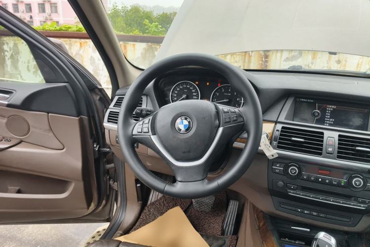 Used BMW X5 2011 xDrive35i Luxury Model Steering Wheel