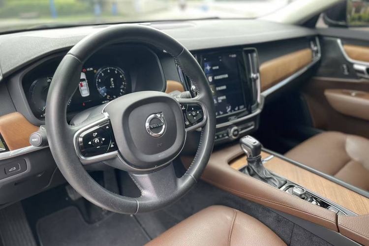 Used Volvo S90 2019 T5 Zhiyuan Edition
