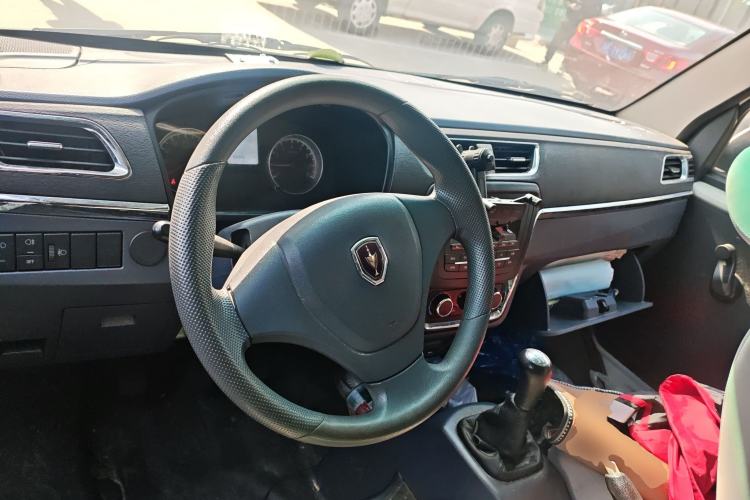 Used Jinbei Hiace X30 2021 1.5L Wealthy Single-Steaming Air-Conditioned Van China VI Standard SWC15M Center Console