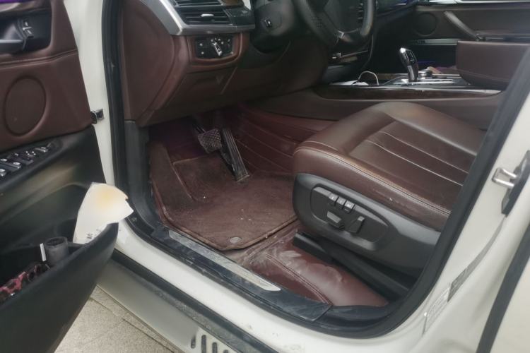 Used BMW X5 2015 xDrive28i
