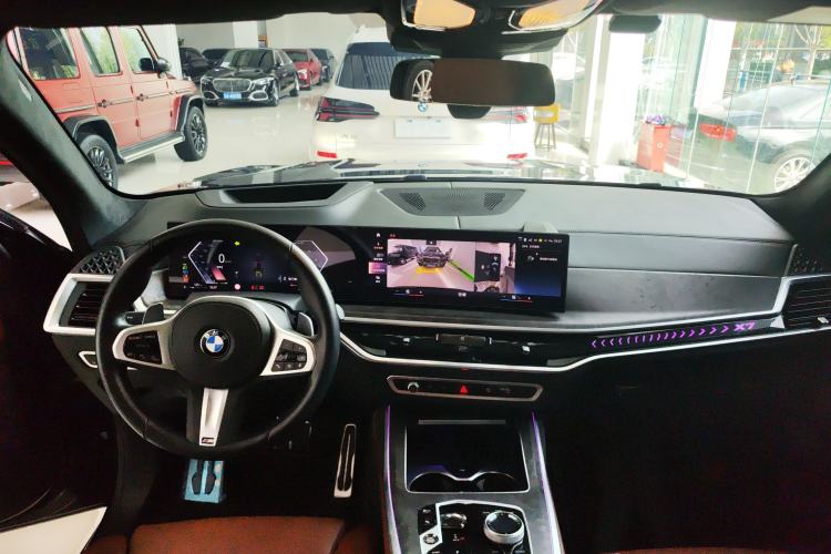 Used BMW X7 2023 xDrive40i Luxury M Sport Package
