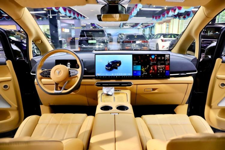 Used VOYAH Dream 2025 PHEV Four-Wheel-Drive Flagship Kunpeng Edition