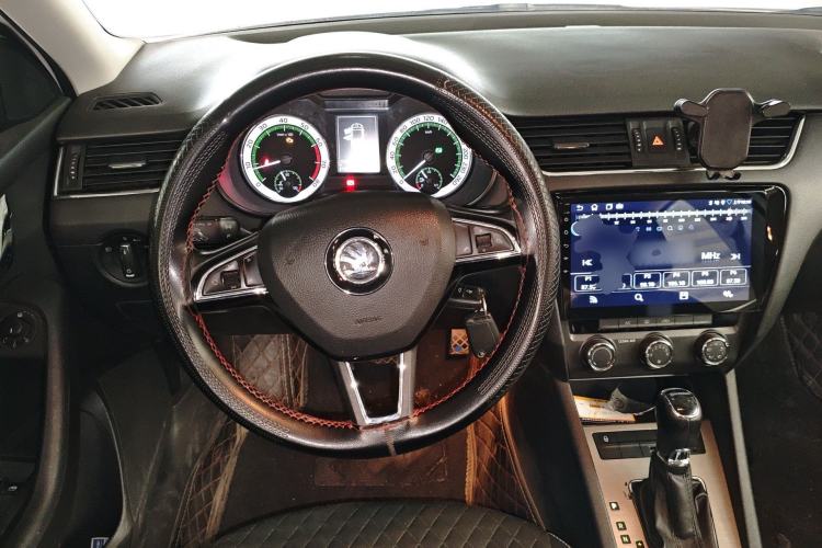 Used Skoda Octavia 2018 1.6L Automatic Luxury Edition Steering Wheel