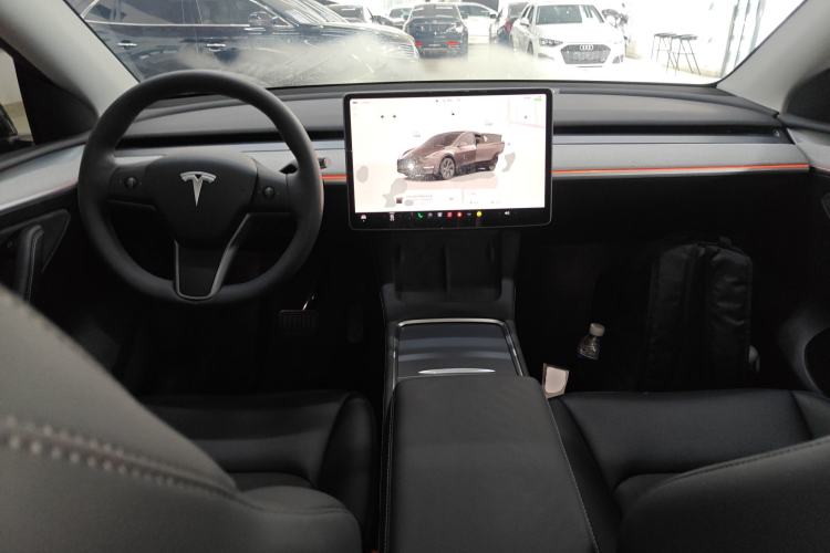 Used Tesla Model Y 2023 Rear-Wheel-Drive Version Center Console