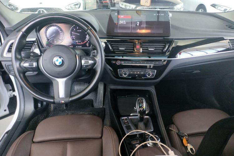 Used BMW 1 Series 2023 120i M Sport Night Edition Center Console