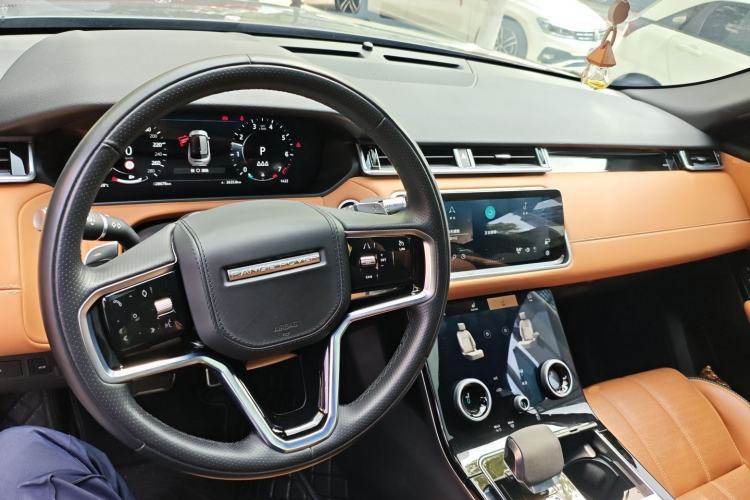 Used Land Rover Range Velar 2022 250 PS Sparkling Heritage Edition Center Console
