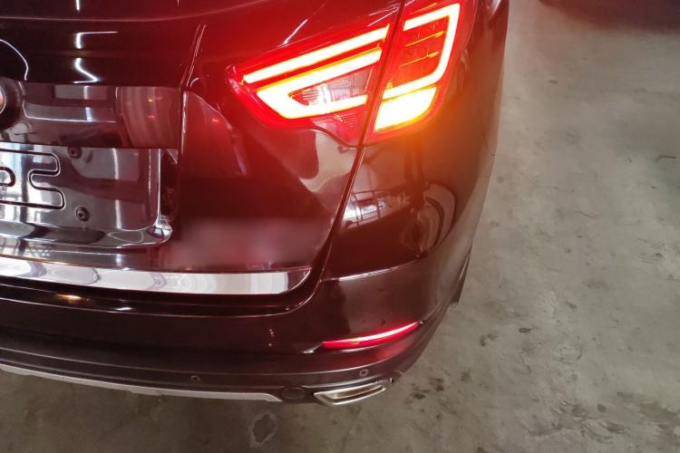 Used GAC Trumpchi GS5 Super 2015 1.8T Automatic Two-Wheel Drive Luxury Edition Right Rear Taillight