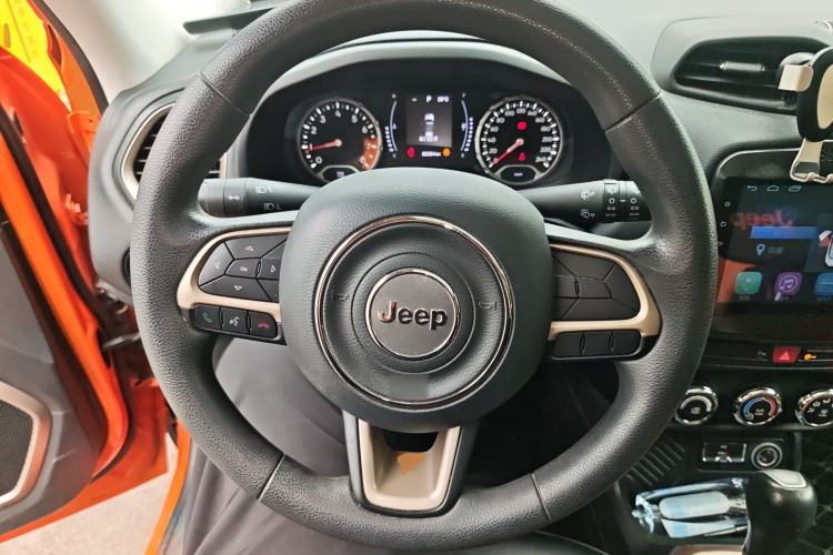 Used Jeep Renegade 2017 180T Automatic High-Energy Version Steering Wheel