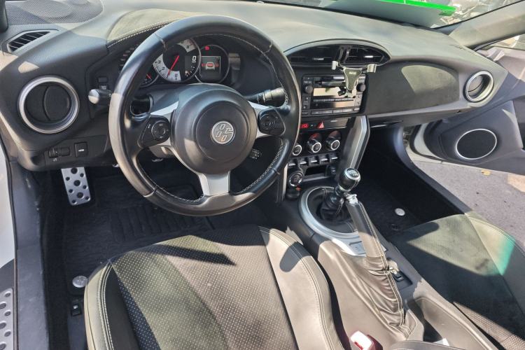 Used Toyota 86 2017 2.0L Manual Luxury Version