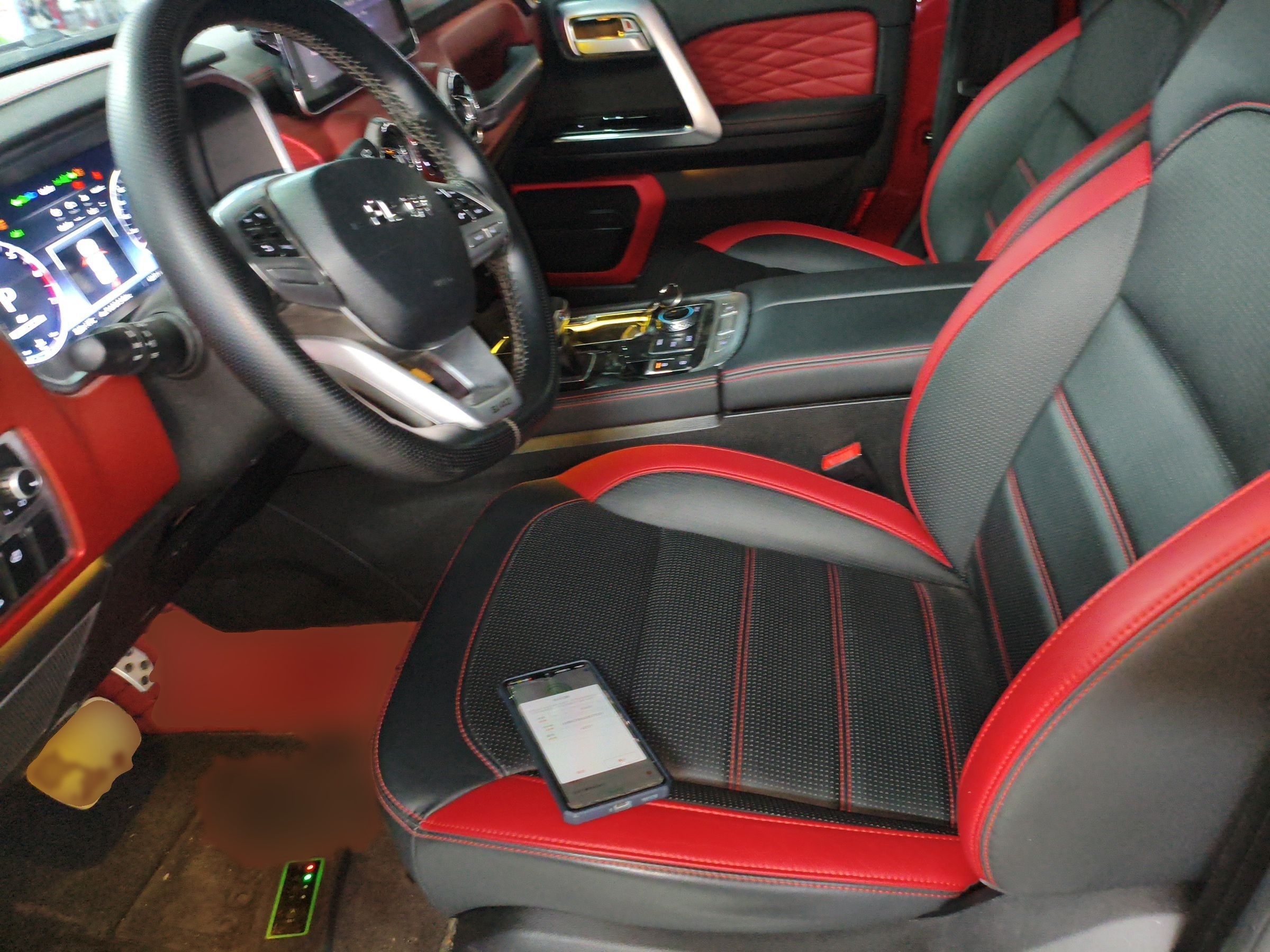 المقاعد الأمامية داخل السيارة