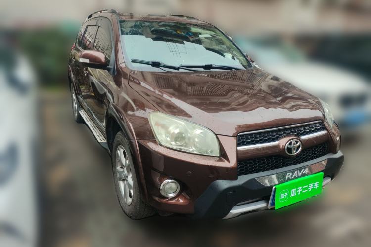 Used Toyota RAV4 2011 2.0L Automatic Luxury Edition Front Right 45 Deg