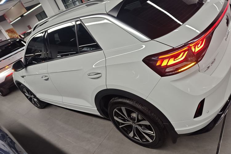 Used Volkswagen T-ROC 2024 300TSI DSG Two-Wheel-Drive Chen Guang Edition
