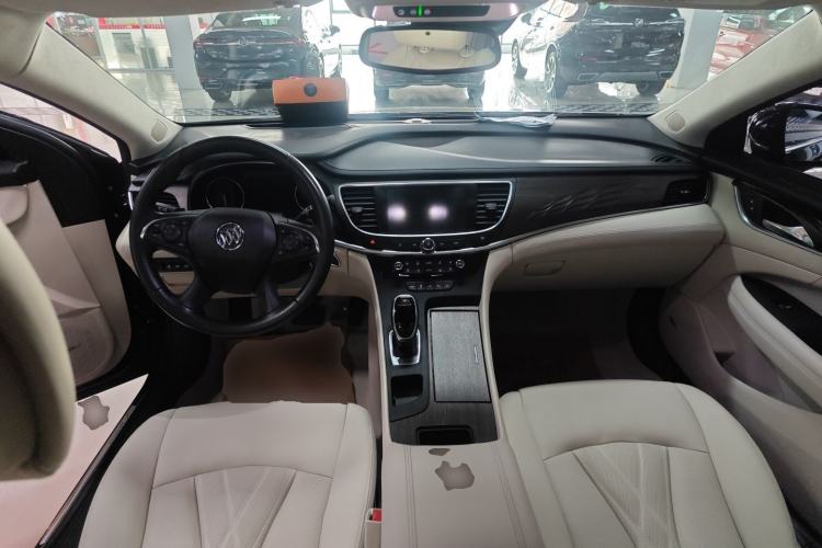 Used Buick LaCrosse 2019 28T Avenir Center Console