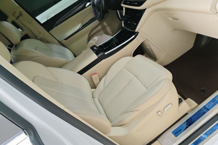 Used Buick GL8 2023 ES Lu Zun Deluxe Model
