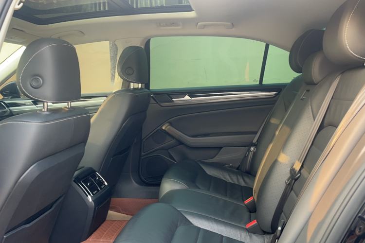 Used Volkswagen Phideon 2019 380TSI Two-Wheel Drive Business Edition China VI Standard